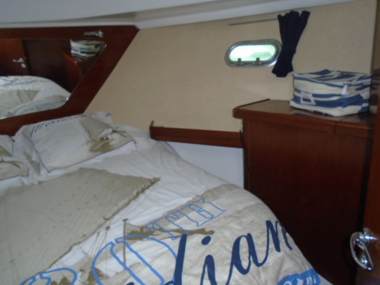 slider 28 Beneteau Antares 980 Fly